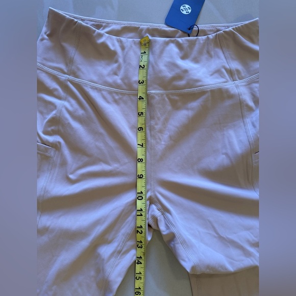 Leggings women's NWT Beige  yoga pants style Pockets Size XL Sport Waistband - Picture 2 of 14